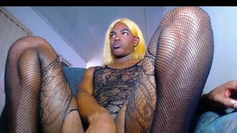 Snapshot of alondra_bigcockxxx chatting on November 7, 4:07 pm alondra online show from November 7, 4:07 pm