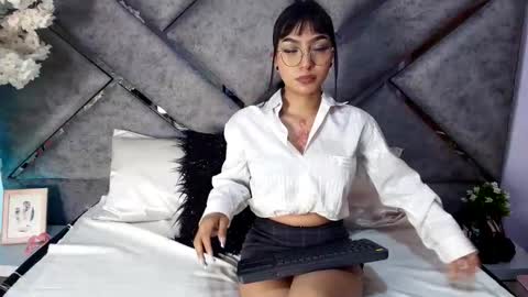 Snapshot of alondra_frox chatting on June 6, 11:48 am Alondra online show from June 6, 11:48 am