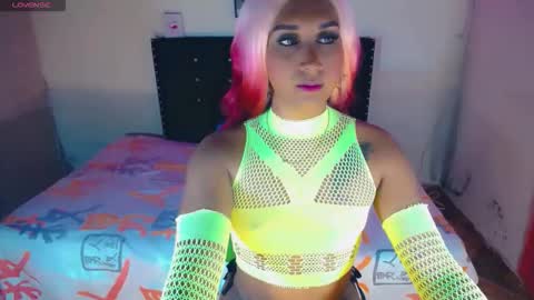 alondragill_ online show from May 13, 2:31 am