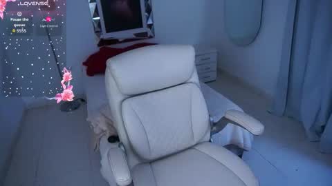 Alondra online show from January 17, 11:48 am