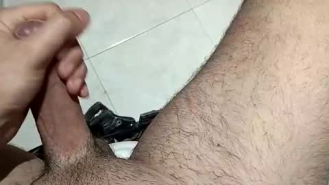 alonedude28 online show from April 3, 2:04 pm