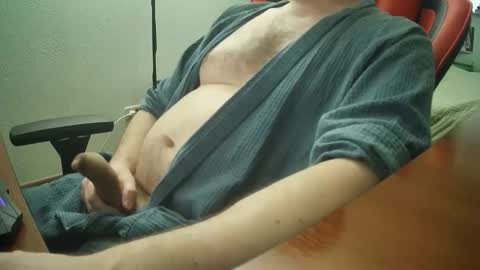 Snapshot of alonzomanly chatting on April 13, 7:47 am alonzomanly online show from April 13, 7:47 am