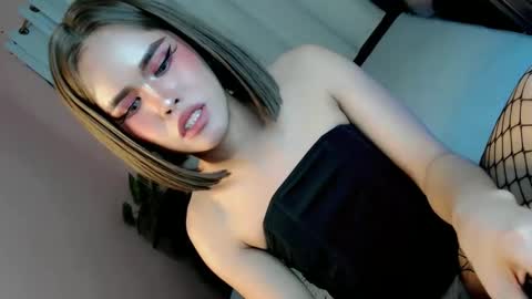 LEXY online show from February 25, 5:25 pm