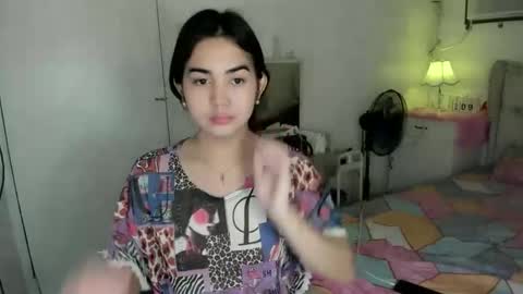 alovelydollnica online show from May 9, 12:38 am