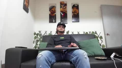 alpha_cash online show from February 20, 4:31 am