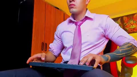 alpha_dominus_ online show from October 7, 3:14 am