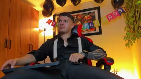 alpha_dominus_ online show from November 20, 4:45 am