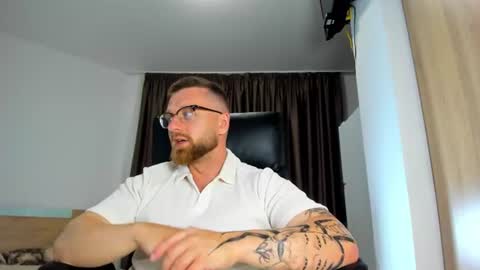 Alphaalexxx Lets reach Me 100 thumbs up online show from June 20, 5:38 pm