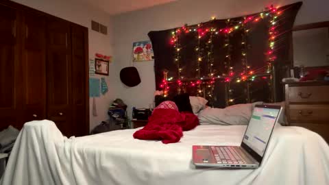 alphadomcole online show from December 20, 6:42 am