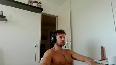 alphah_hunk online show from April 16, 8:48 am