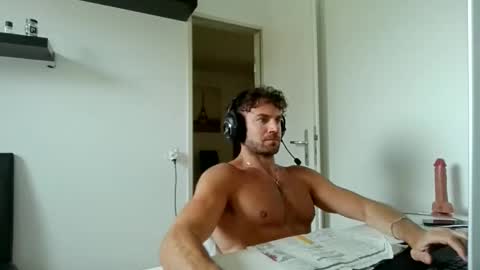 alphah_hunk online show from May 7, 11:04 am