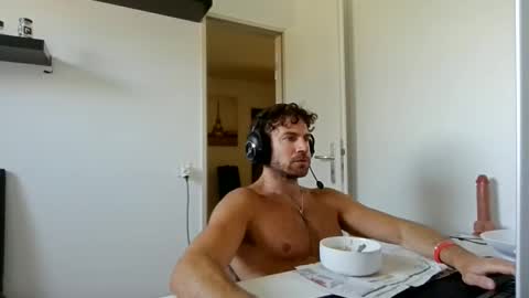 alphah_hunk online show from May 8, 10:42 am