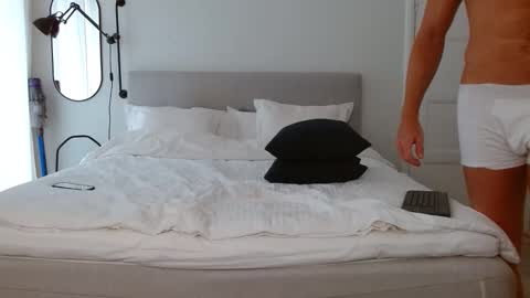 Snapshot of alphahung23 chatting on March 23, 8:51 am alphahung23 online show from March 23, 8:51 am