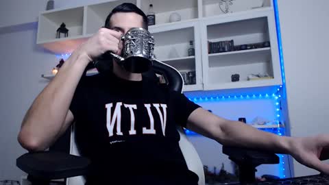 Snapshot of alphamastertodd chatting on January 6, 11:42 pm MasterTodd online show from January 6, 11:42 pm
