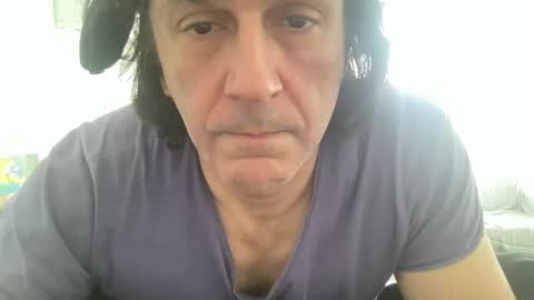 AlphAndre online show from March 5, 9:05 am