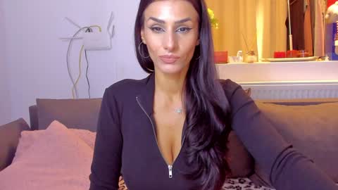 Michelle online show from November 16, 10:10 am