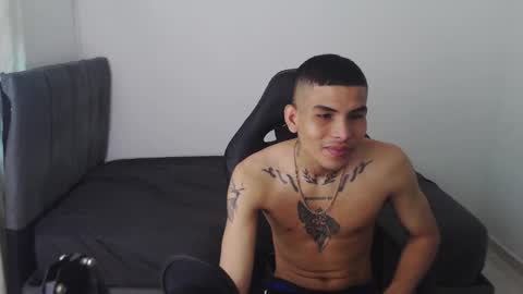 alphas_latins online show from May 9, 6:46 pm