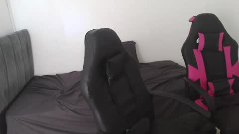 alphas_latins online show from May 13, 8:38 pm
