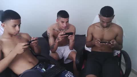 alphas_latins online show from May 19, 6:47 pm