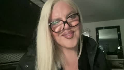 Snapshot of alphatransmami chatting on December 26, 4:10 am alphatransmami online show from December 26, 4:10 am