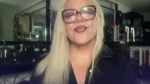 Snapshot of alphatransmami chatting on October 5, 10:13 am alphatransmami online show from October 5, 10:13 am