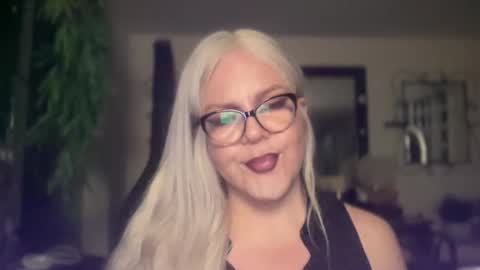 Snapshot of alphatransmami chatting on February 28, 8:26 am alphatransmami online show from February 28, 8:26 am