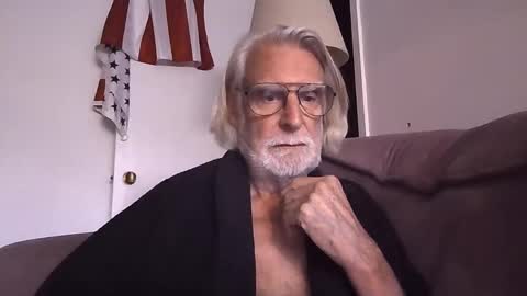 AlphaUniform online show from October 13, 6:41 pm