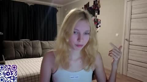 Snapshot of altheadoyel chatting on October 17, 3:25 pm May online show from October 17, 3:25 pm