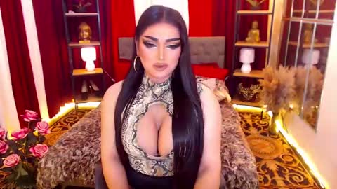 Snapshot of alurajhenson chatting on December 27, 7:03 pm Alura Jhenson online show from December 27, 7:03 pm