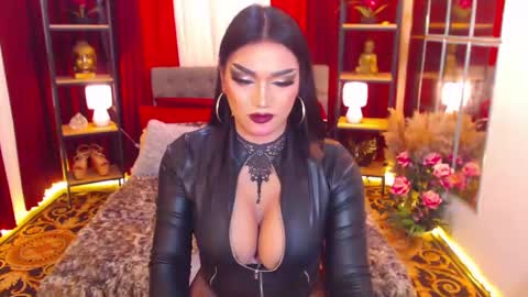 Snapshot of alurajhenson chatting on January 13, 5:55 pm Alura Jhenson online show from January 13, 5:55 pm