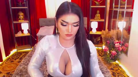 Snapshot of alurajhenson chatting on January 22, 10:37 pm Alura Jhenson online show from January 22, 10:37 pm