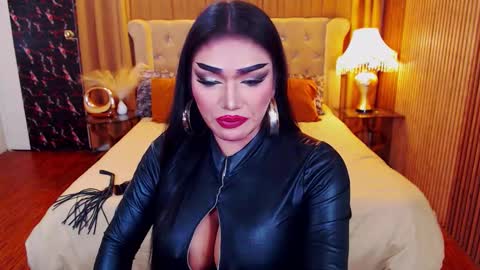 Alura Jhenson online show from November 26, 11:00 am