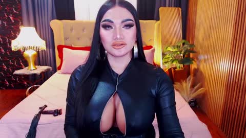 Alura Jhenson online show from April 1, 1:41 pm