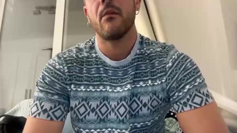 Daniel online show from April 24, 9:39 pm