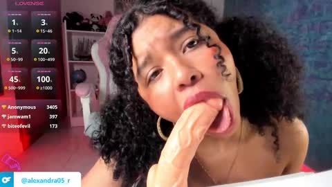 Snapshot of alx_curly chatting on February 19, 3:28 am ALEXA online show from February 19, 3:28 am