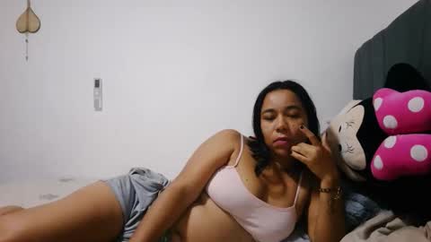 analia online show from November 8, 5:07 am