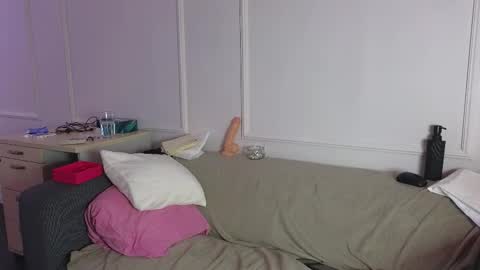 alyarei online show from February 18, 2:13 pm