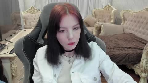 alyaska_yang online show from June 1, 5:25 pm
