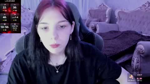 alyaska_yang online show from June 9, 8:20 pm