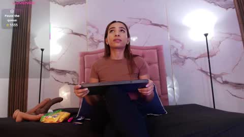 Snapshot of alyathompson chatting on September 10, 3:50 am Alya online show from September 10, 3:50 am