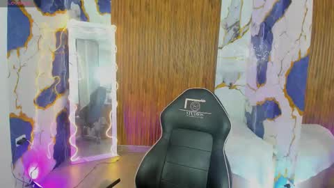 Snapshot of alyce_tay1 chatting on March 17, 11:35 am ALYCE online show from March 17, 11:35 am