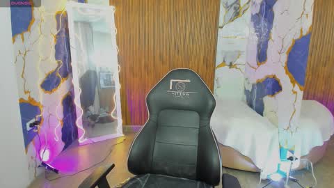 Snapshot of alyce_tay1 chatting on March 18, 11:46 am ALYCE online show from March 18, 11:46 am