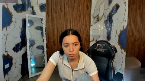 Snapshot of alyce_tay1 chatting on March 26, 11:38 am ALYCE online show from March 26, 11:38 am