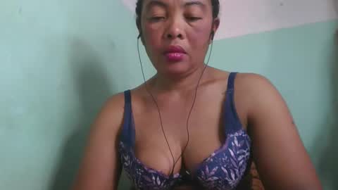 alypierette online show from May 12, 4:42 am