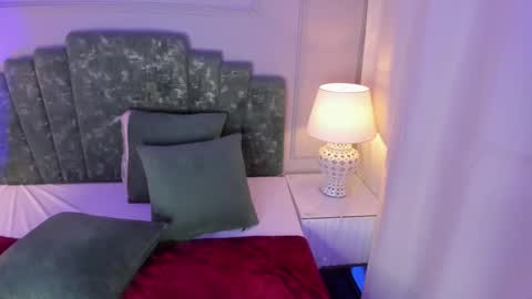 Alys  online show from December 14, 6:13 am