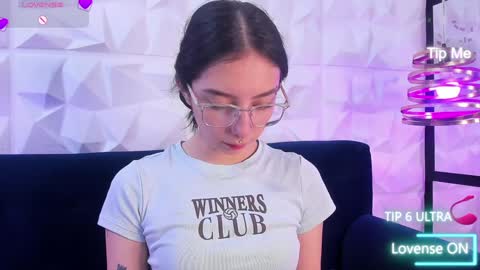 sopie online show from December 30, 11:15 am