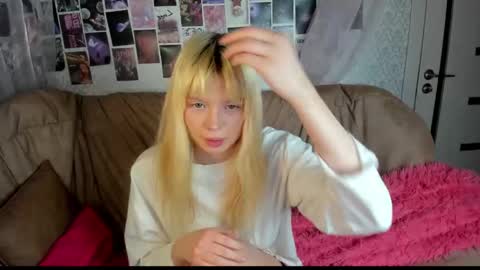 Alysa   7GMT  online show from February 18, 6:26 pm