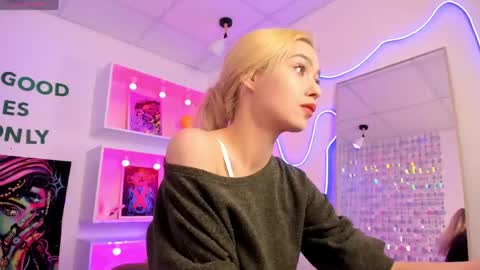 Alysia online show from May 20, 10:43 am