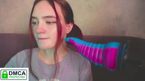 Snapshot of alyssa__scarlet chatting on December 16, 3:19 am Alyssa online show from December 16, 3:19 am