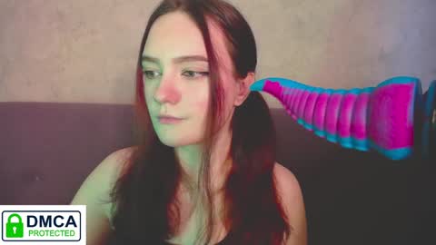 Snapshot of alyssa__scarlet chatting on December 18, 10:08 am Alyssa online show from December 18, 10:08 am